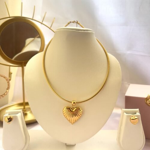spiral heart spike chain
